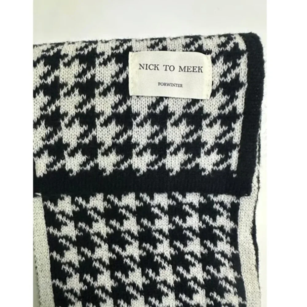 Unisex Black & White Knit Scarf – Herringbone & Houndstooth Pattern Winter Wrap
